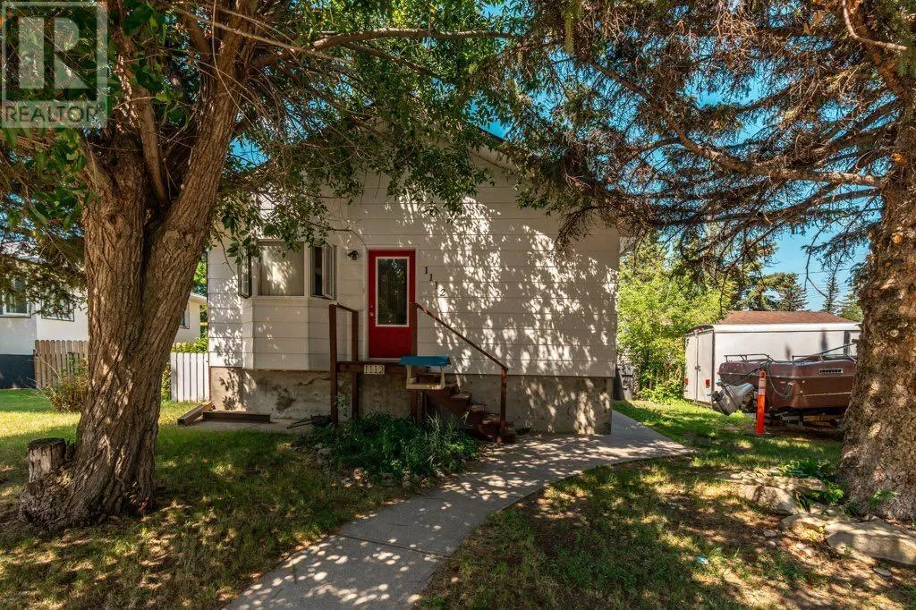 House for rent: 1112 Albert Avenue, Pincher Creek, Alberta T0K 1W0