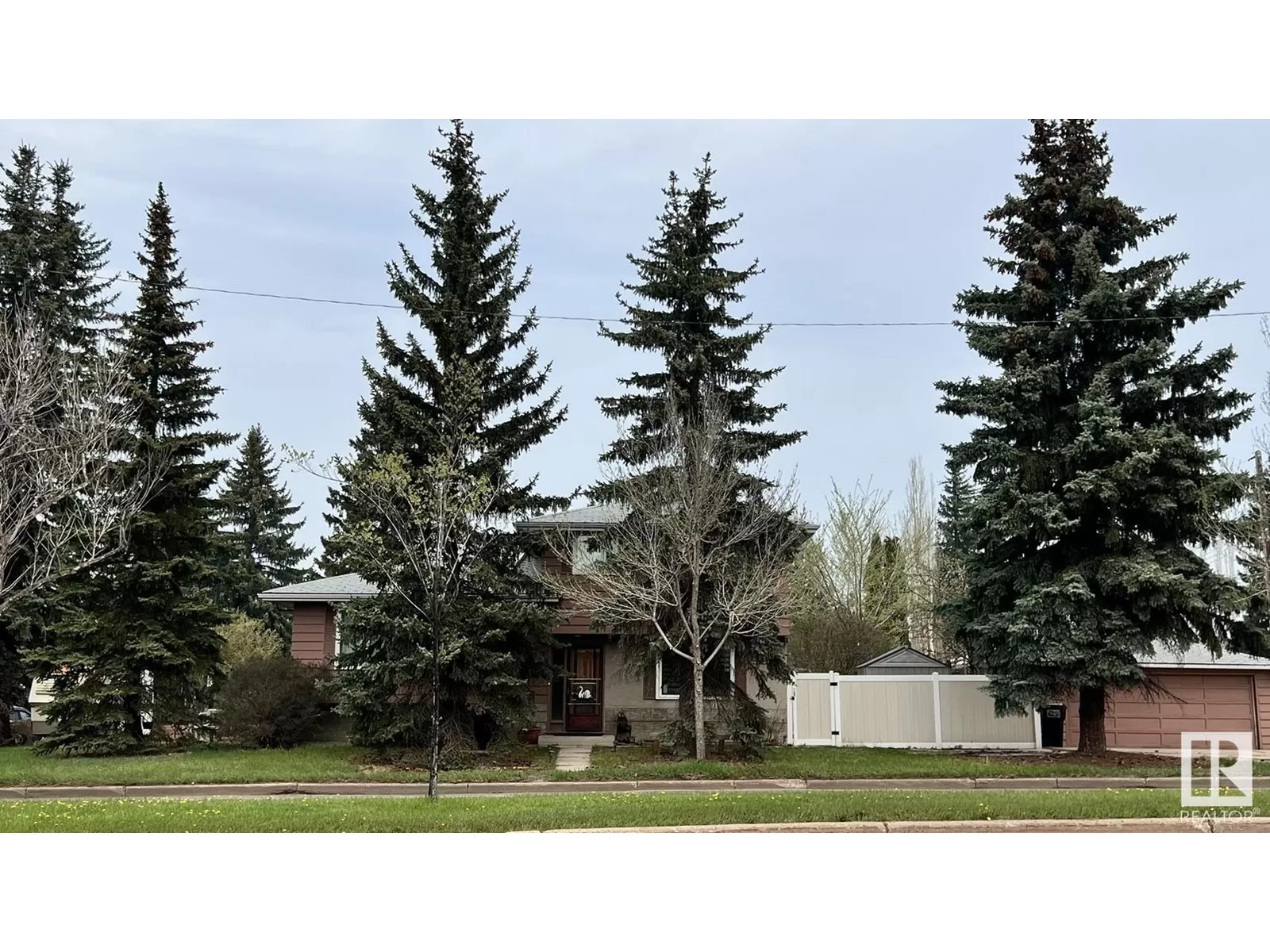 House for rent: 11132 51 Av Nw Nw, Edmonton, Alberta T6H 0L6