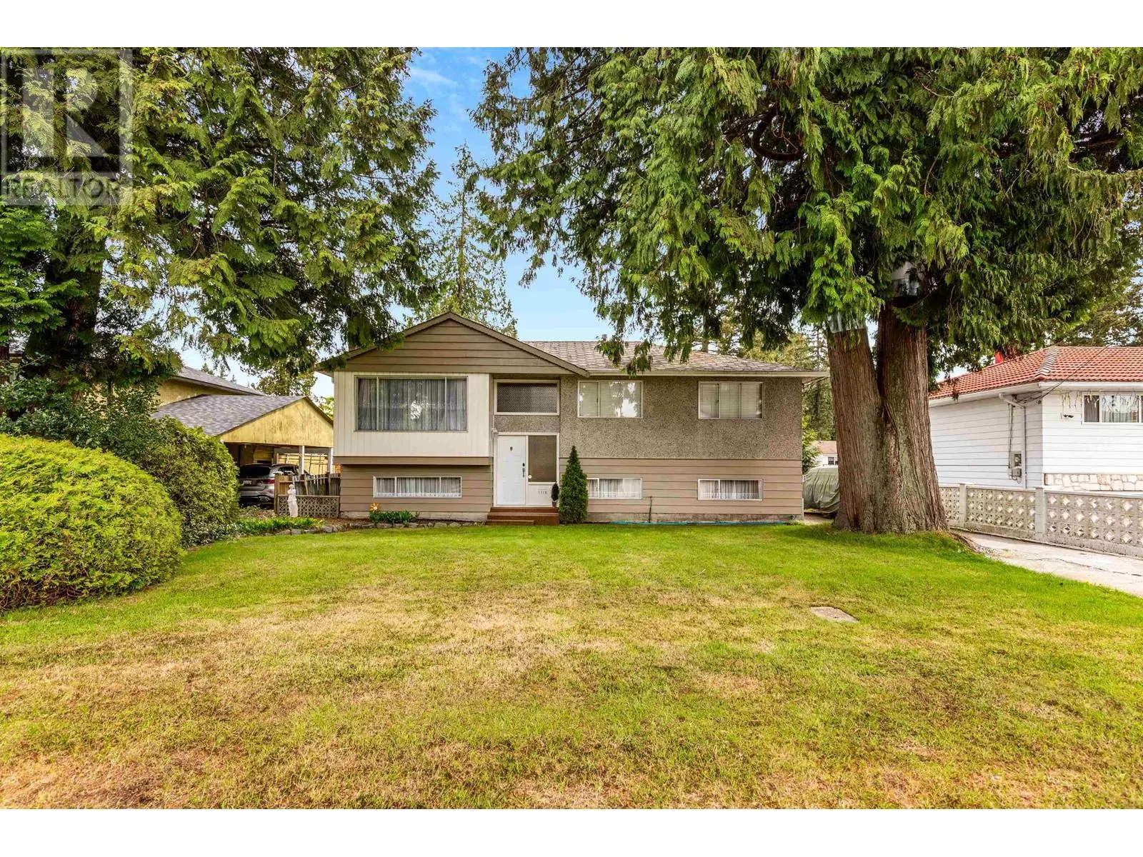 House for rent: 1116 Sprice Avenue, Coquitlam, British Columbia V3J 2P4