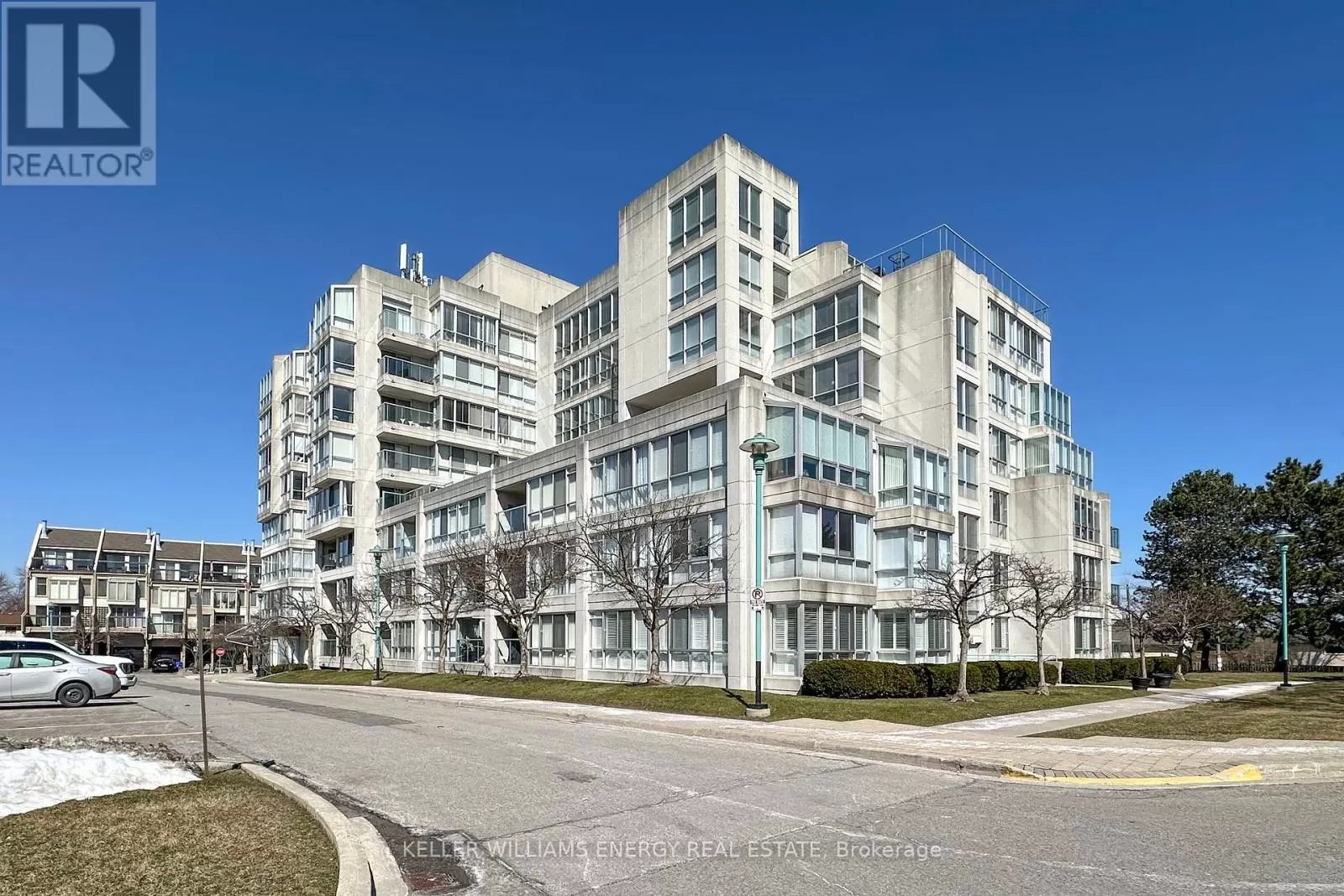 Apartment for rent: #112 -25 Cumberland Lane, Ajax, Ontario L1S 7K1