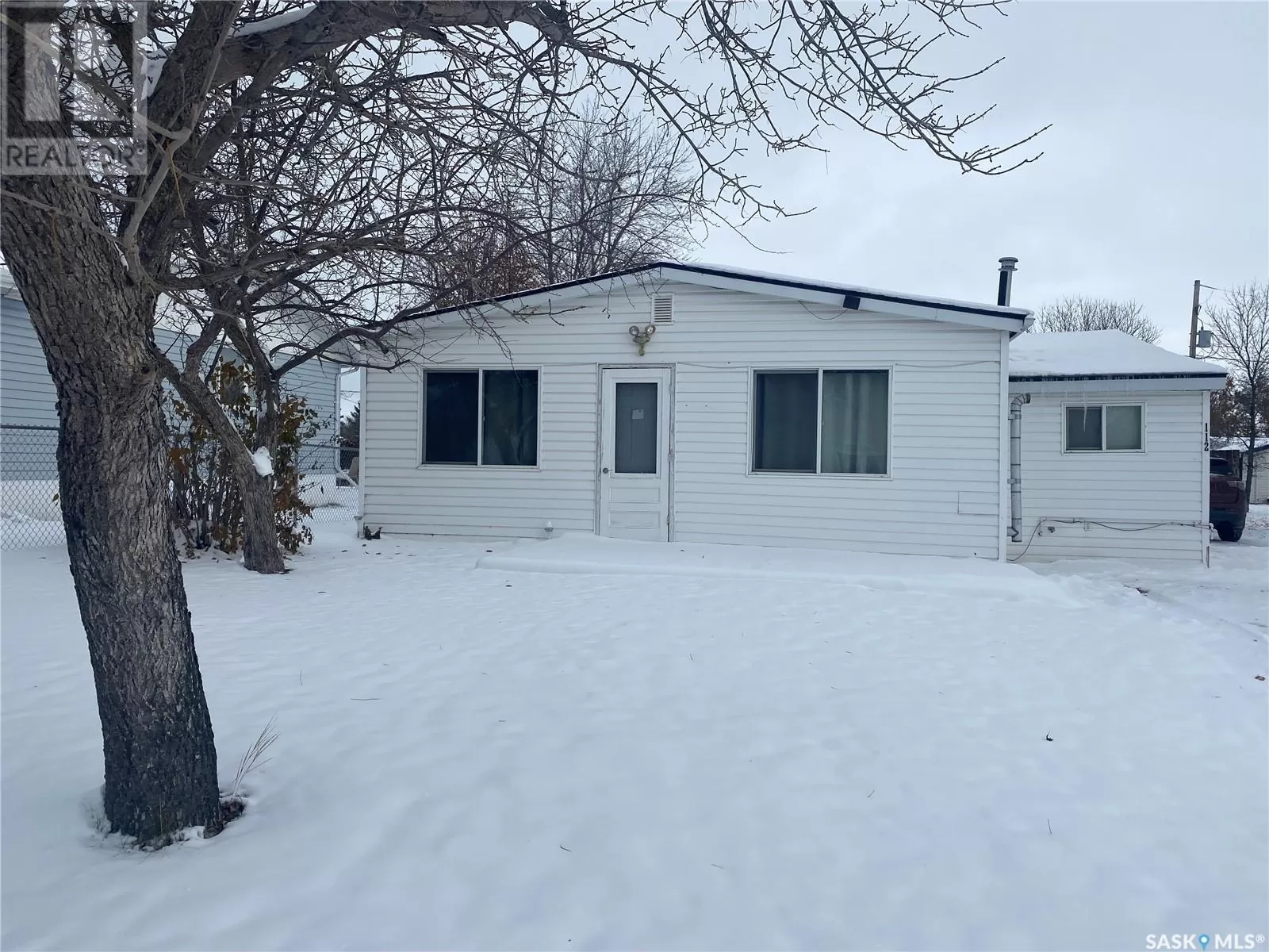 House for rent: 112 Grove Street, Lampman, Saskatchewan S0C 1N0