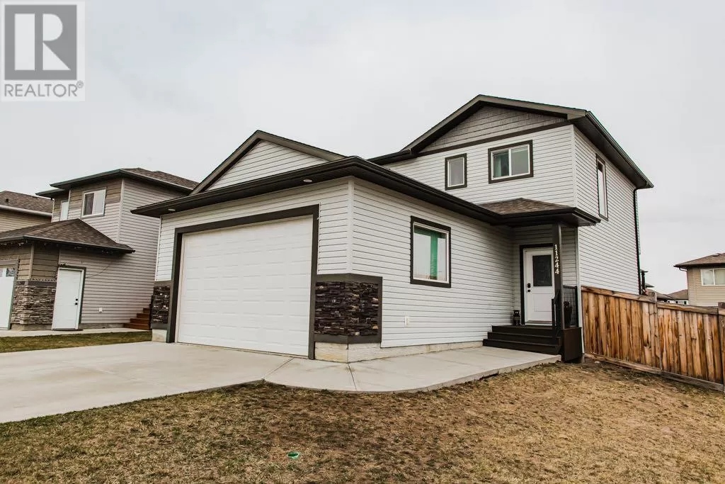 House for rent: 11244 80 Avenue, Grande Prairie, Alberta T8W 0B7