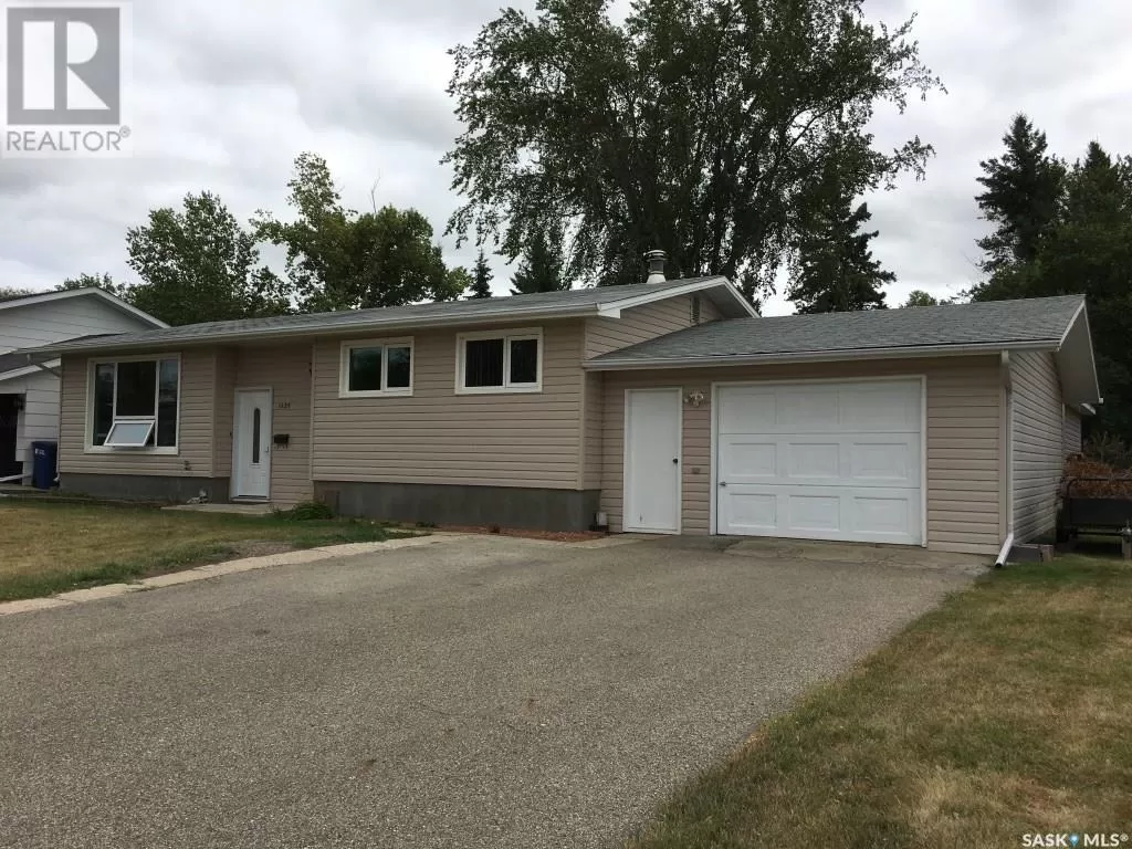 House for rent: 1129 Kaposvar Drive, Esterhazy, Saskatchewan S0A 0X0