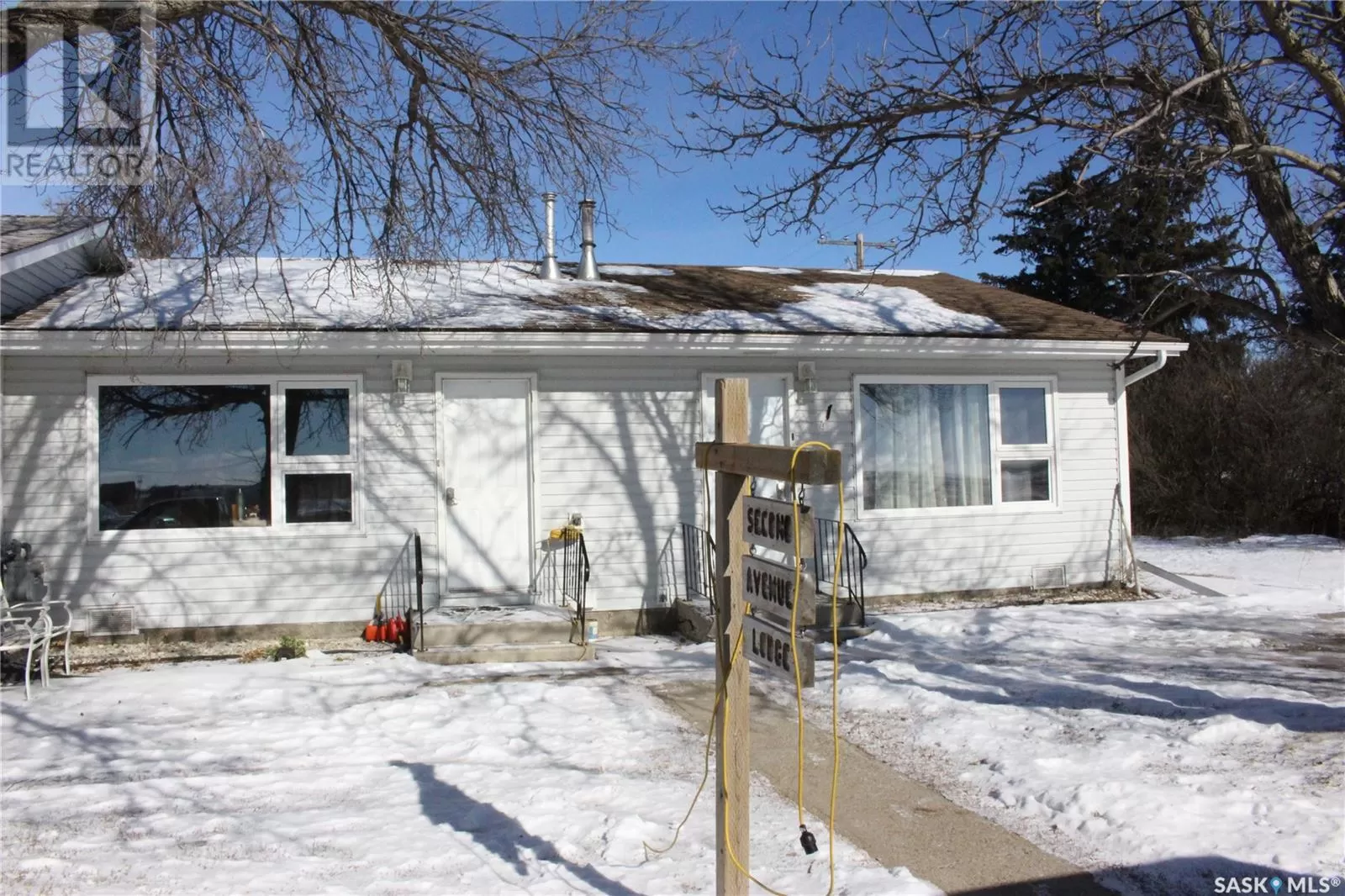 House for rent: 113-115 2nd Avenue Ne, Hodgeville, Saskatchewan S0H 2B0