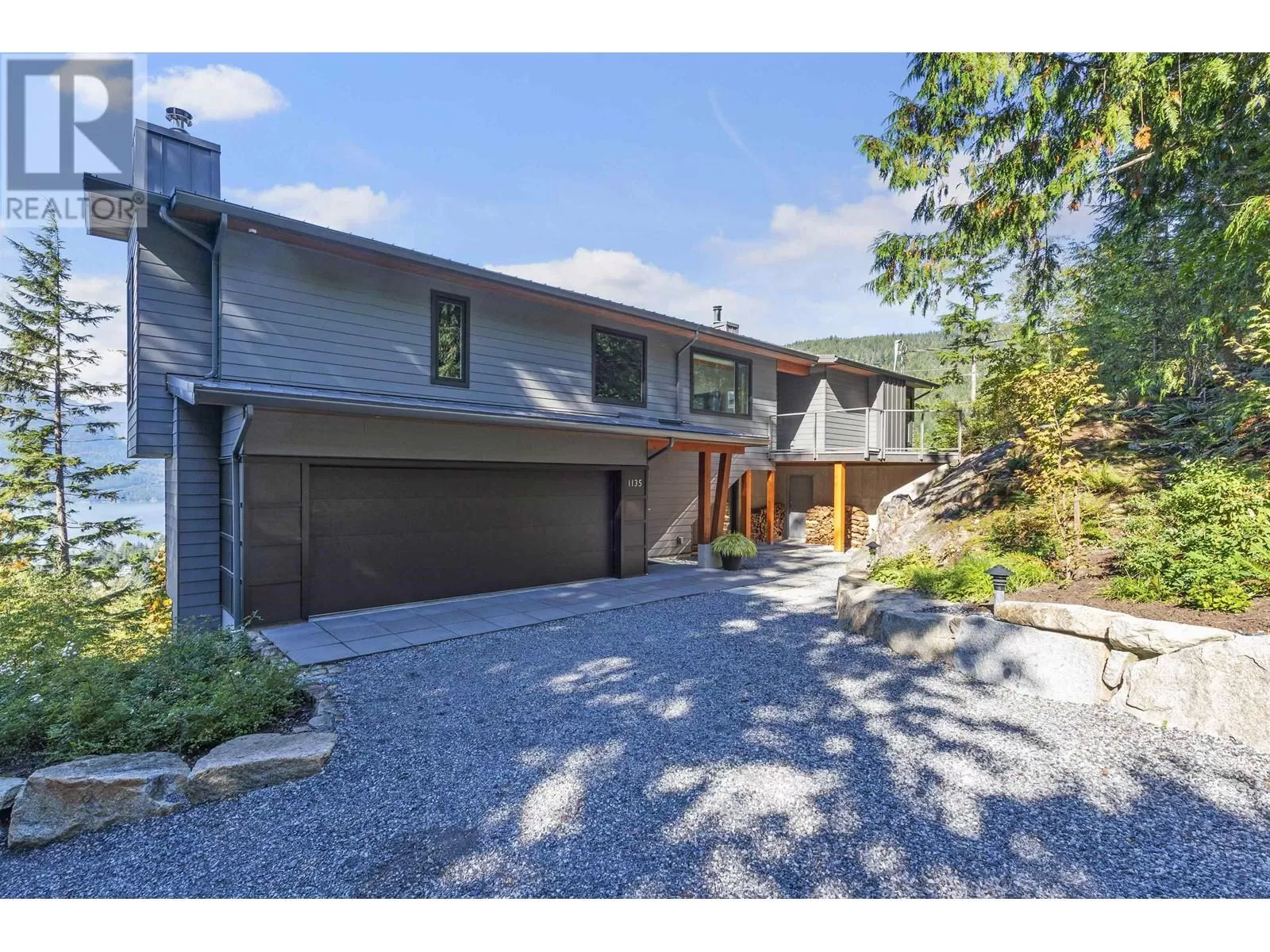 House for rent: 1135 Copper Drive, Britannia Beach, British Columbia V8B 1J2