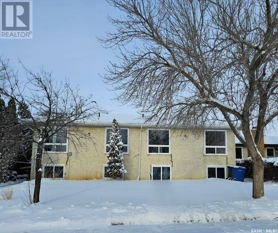 Duplex for rent: 11376 Clark Drive, North Battleford, Saskatchewan S9A 3P3