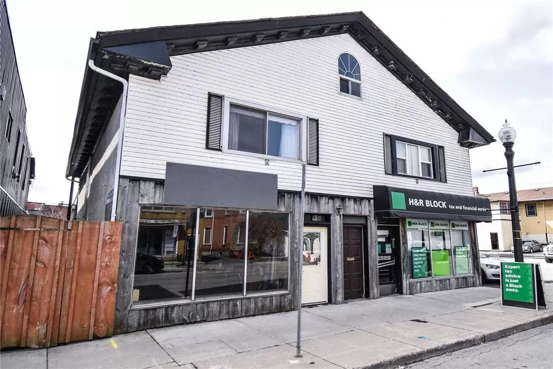 Retail for rent: 114 Lock Street, Dunnville, Ontario N1A 1J7