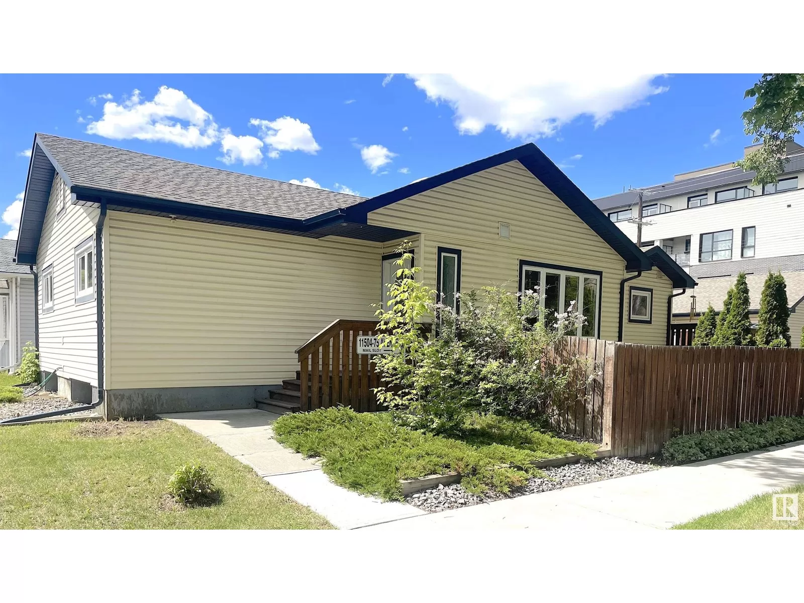 House for rent: 11504 75 Av Nw, Edmonton, Alberta T6G 0J1