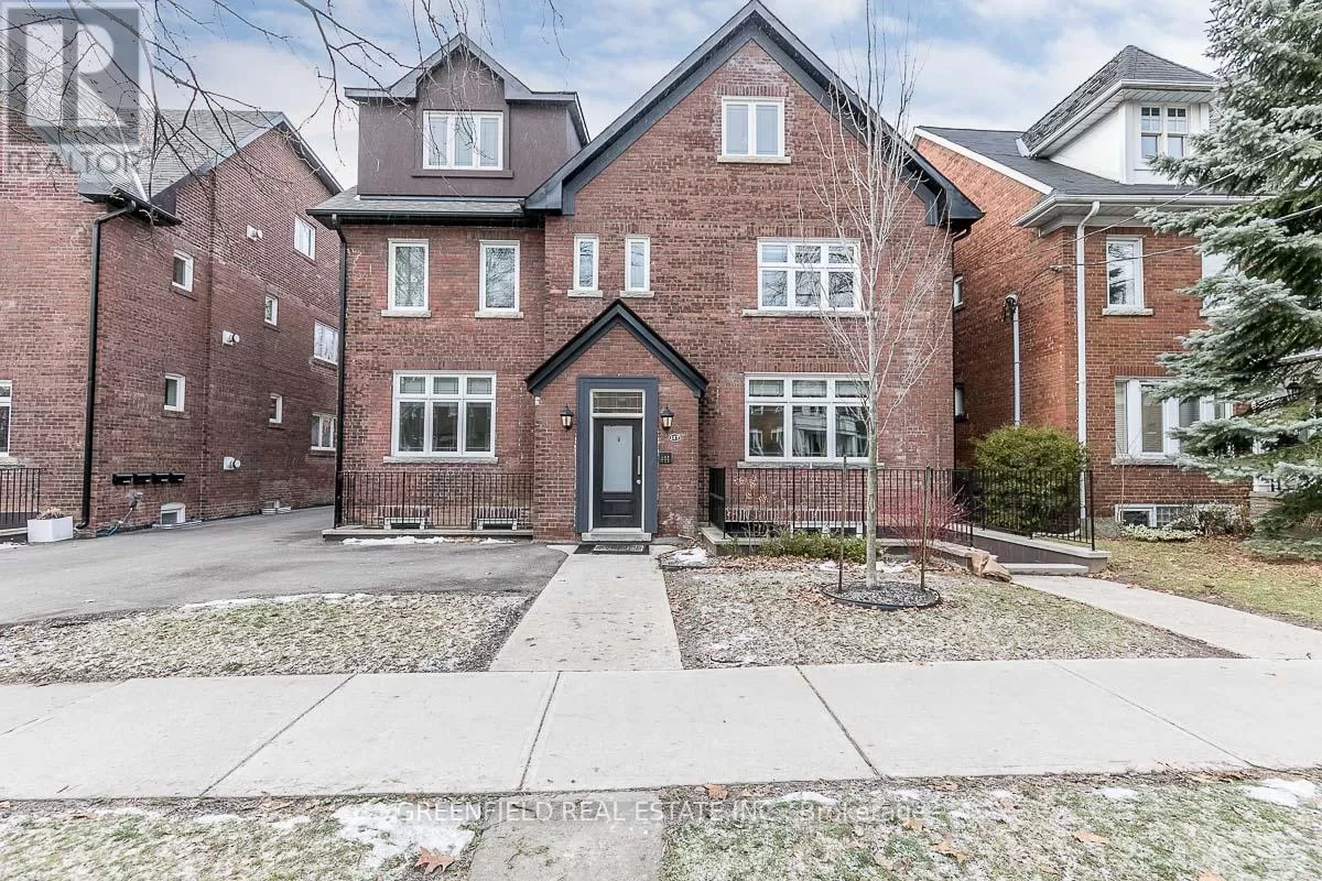 Fourplex for rent: 117 Chaplin Crescent, Toronto, Ontario M5P 1A6