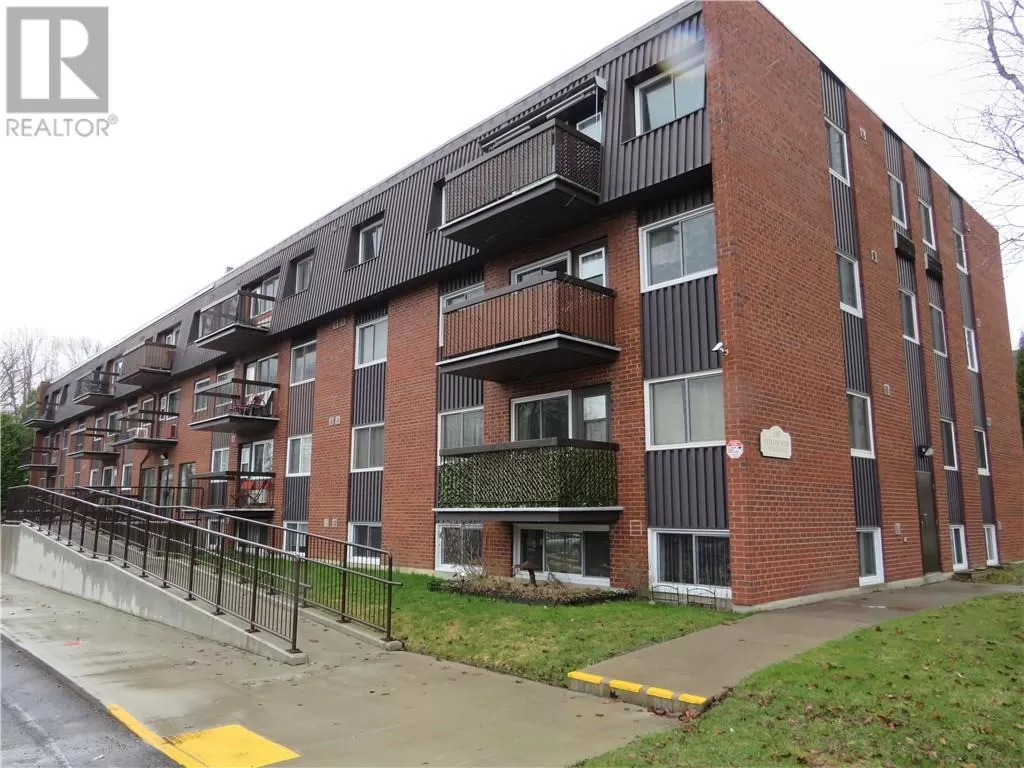 Apartment for rent: 118 Fourth Street E Unit#107, Cornwall, Ontario K6H 2H9