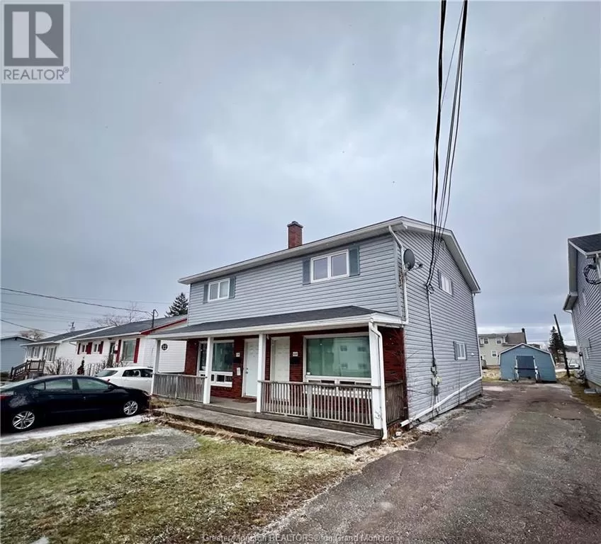 Duplex for rent: 118-120 Vail St, Moncton, New Brunswick E1A 3L4