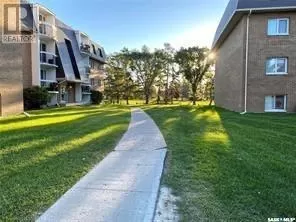 Apartment for rent: 12 47 Centennial Street, Regina, Saskatchewan S4S 6P8