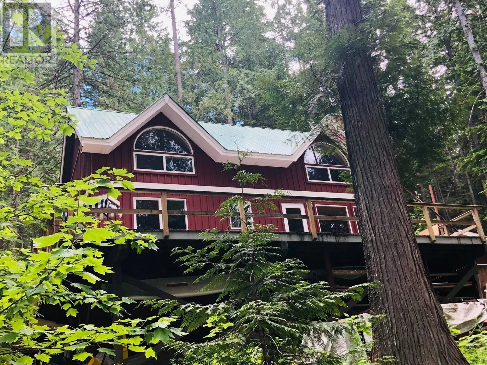 House for rent: 12 Hummingbird Cove, Seymour Arm, British Columbia V0E 2V0