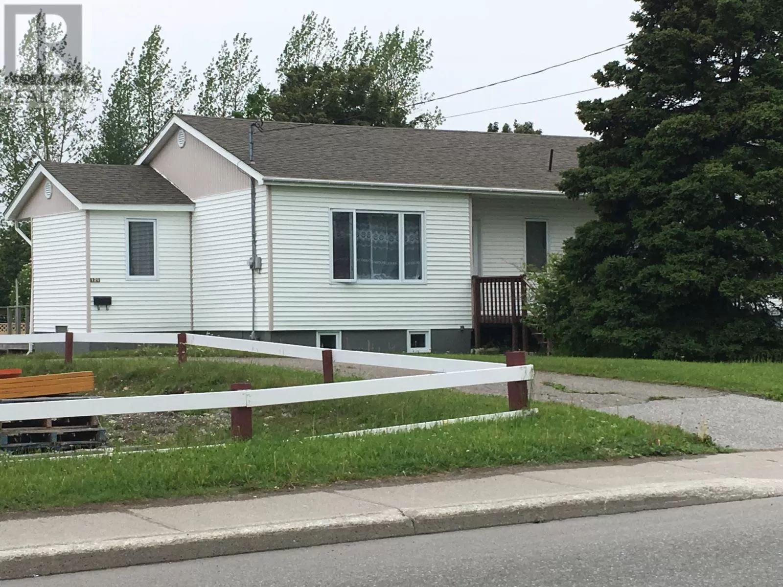 House for rent: 121 Queen Street, STEPHENVILLE, Newfoundland & Labrador A2N 2N6