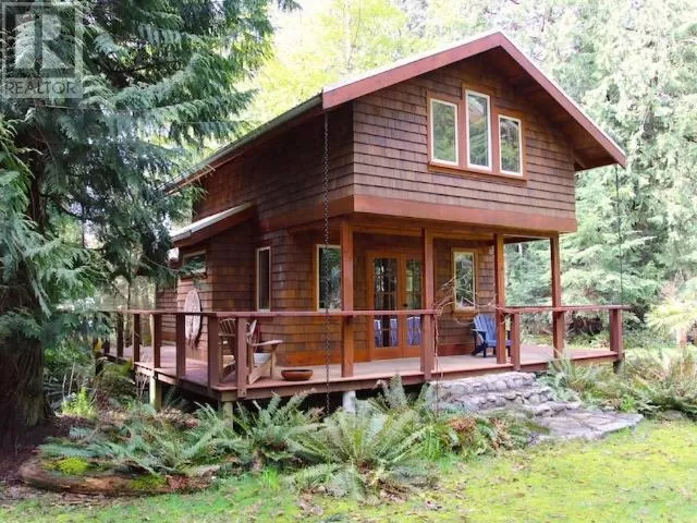 House for rent: 1211/1215 Vancouver Blvd, Savary Island, British Columbia V0N 2G0