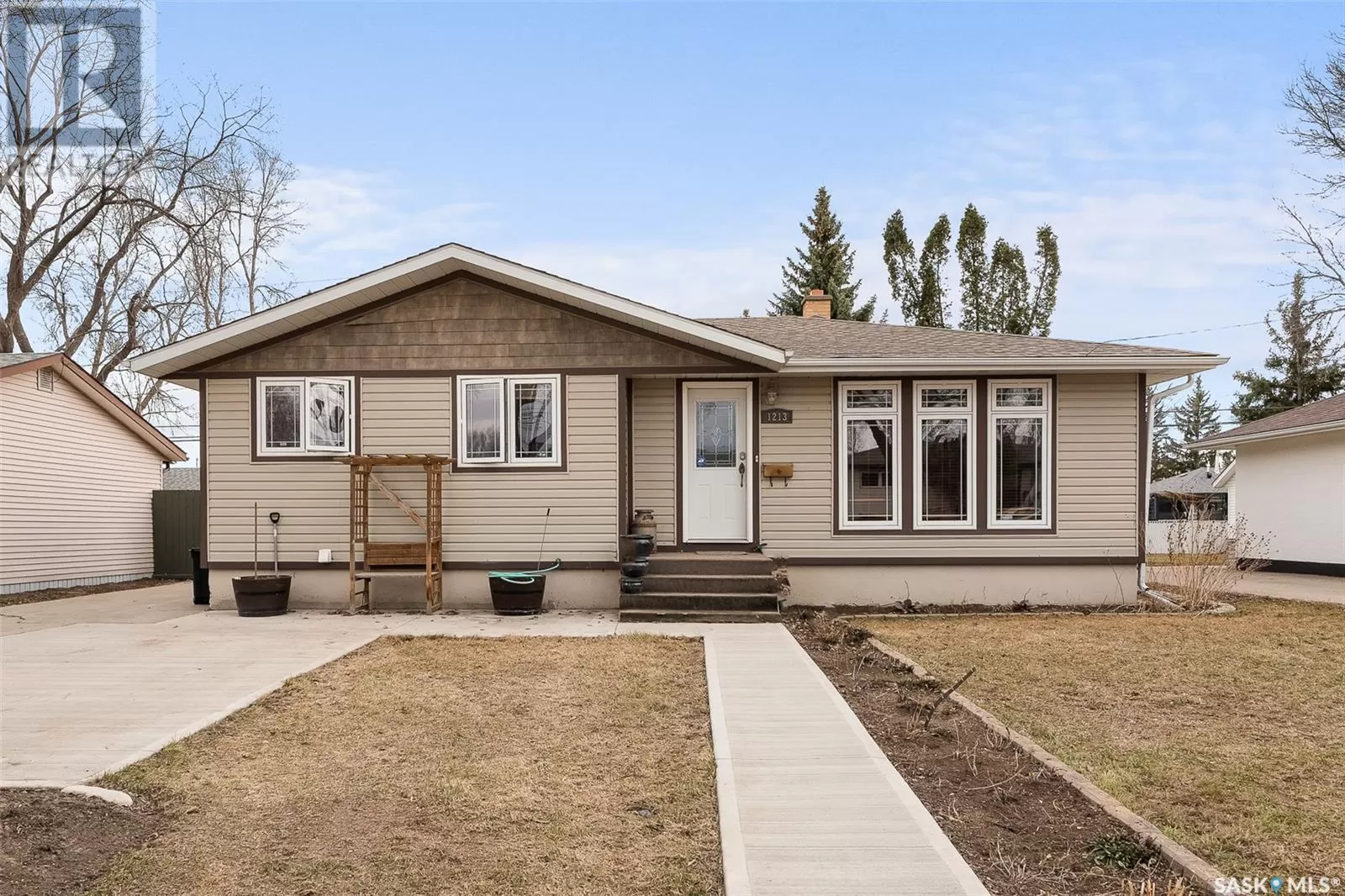 House for rent: 1213 Carleton Street, Moose Jaw, Saskatchewan S6H 3A5