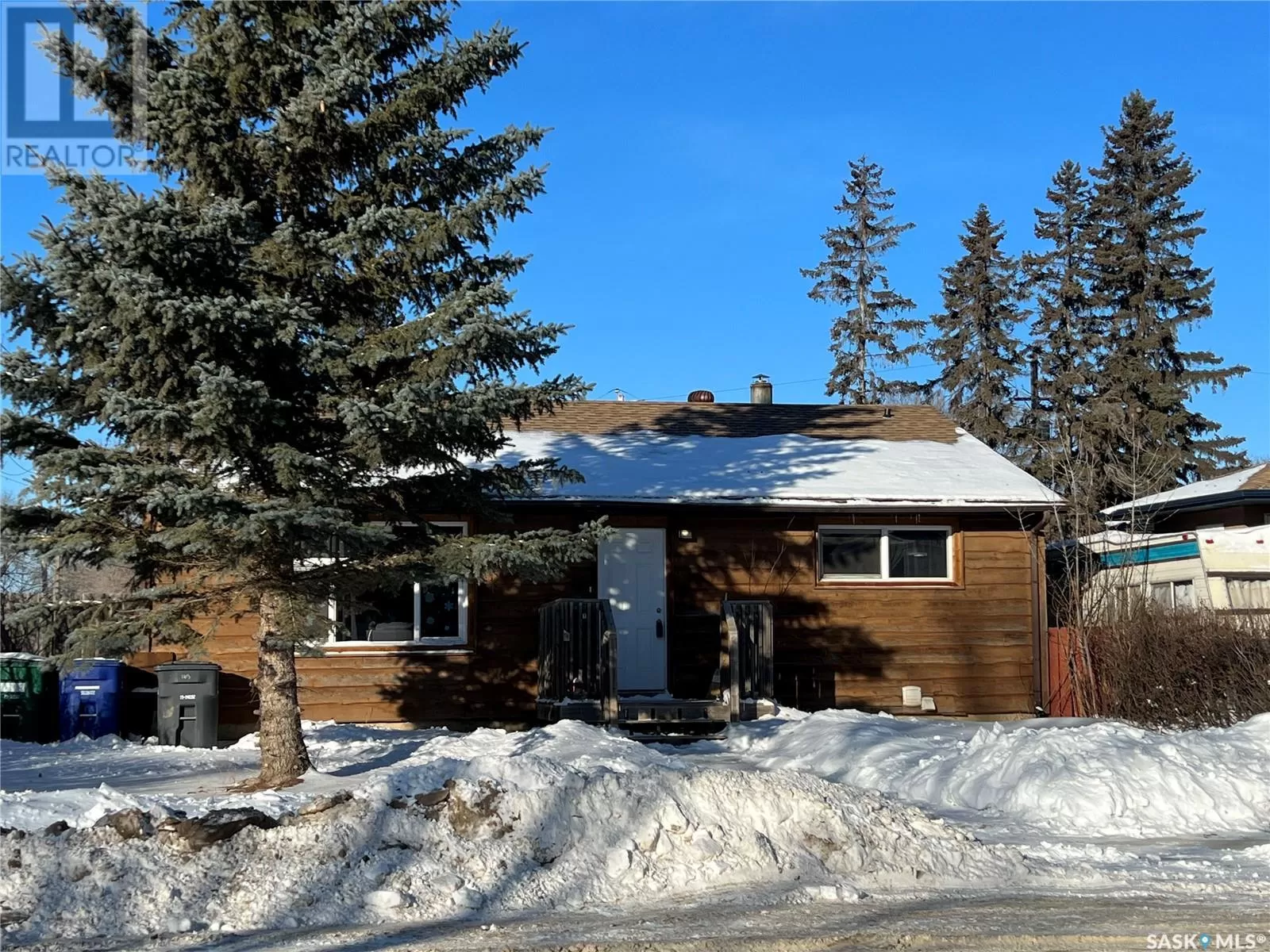 House for rent: 1213 I Avenue N, Saskatoon, Saskatchewan S7L 2J1