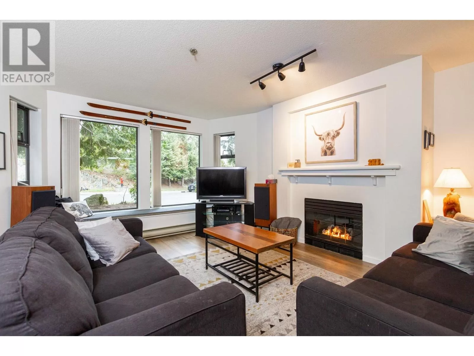 Apartment for rent: 122 3309 Ptarmigan Place, Whistler, British Columbia V8E 0V6