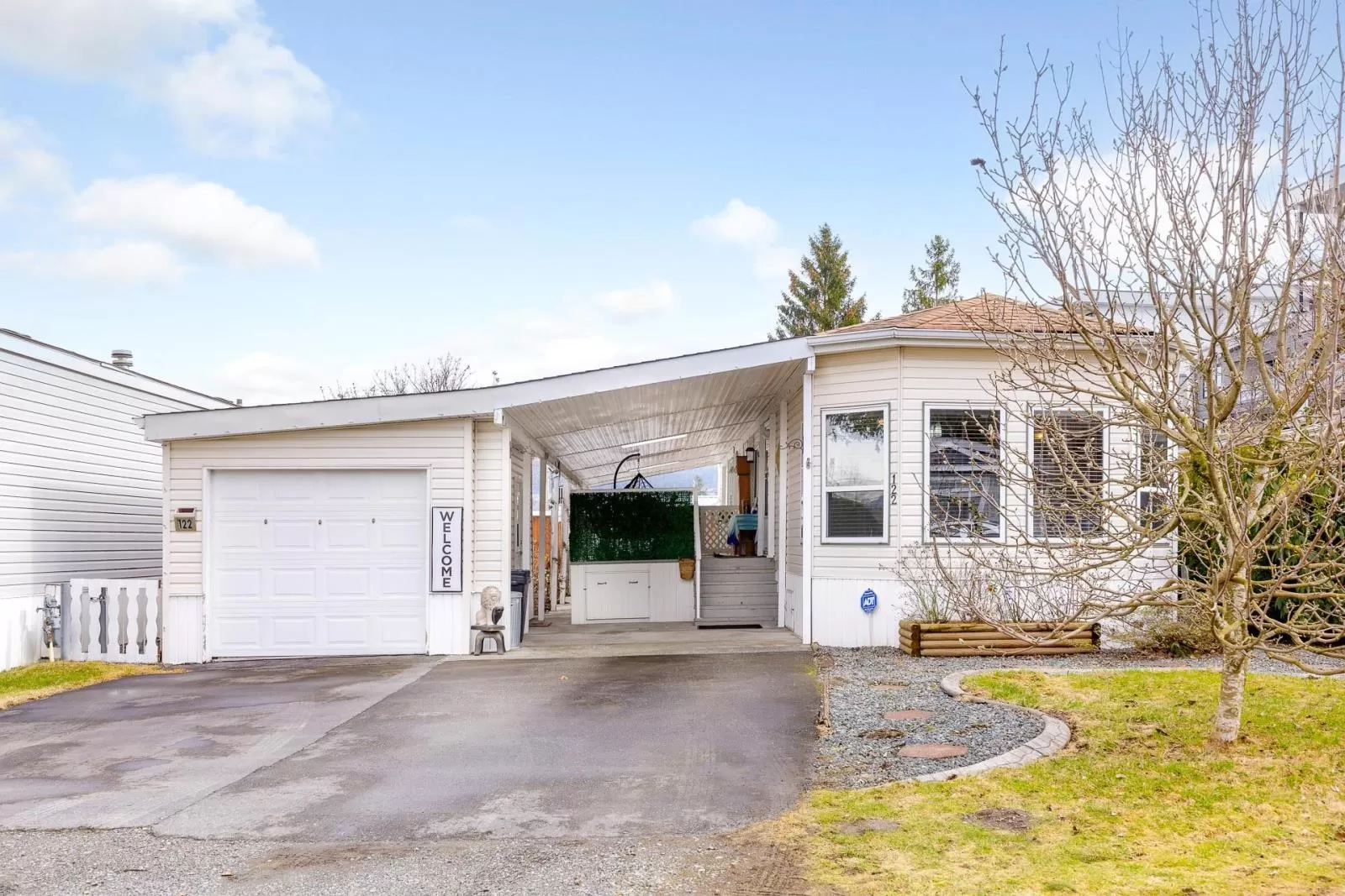 Manufactured Home for rent: 122 6035 Vedder Road, Chilliwack, British Columbia V2R 1E5