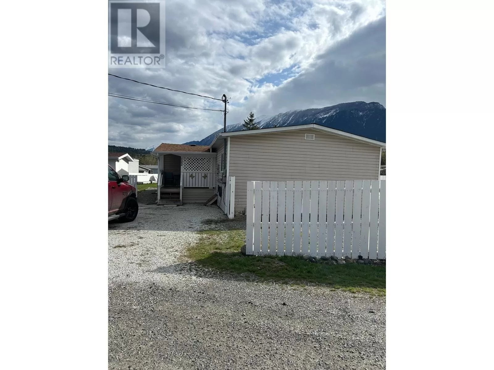 House for rent: 122 Mcewen Rd, Lillooet, British Columbia V0K 1V0