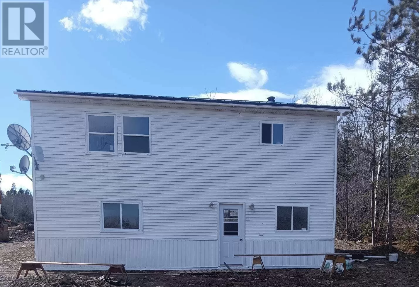 House for rent: 1223 Blue Sac Road, Lower Five Islands, Nova Scotia B0M 1N0