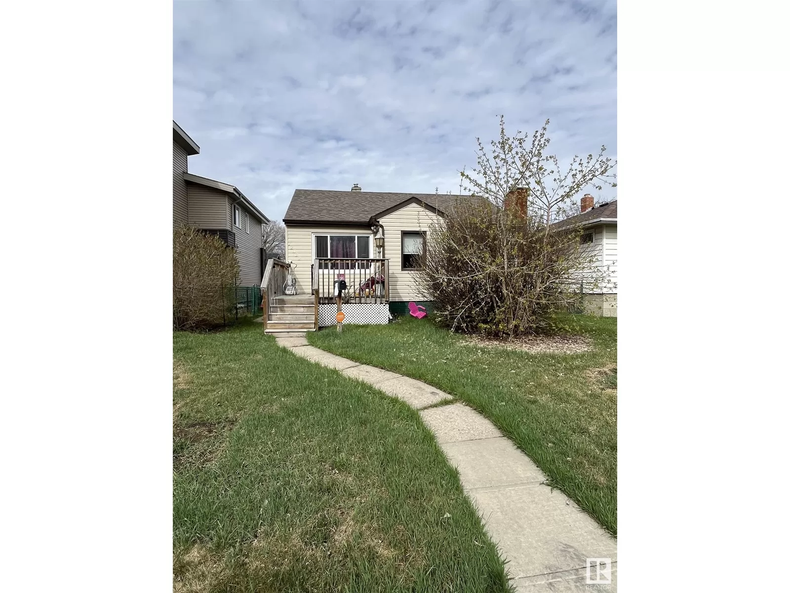 House for rent: 12322 95 St Nw, Edmonton, Alberta T5G 1N3