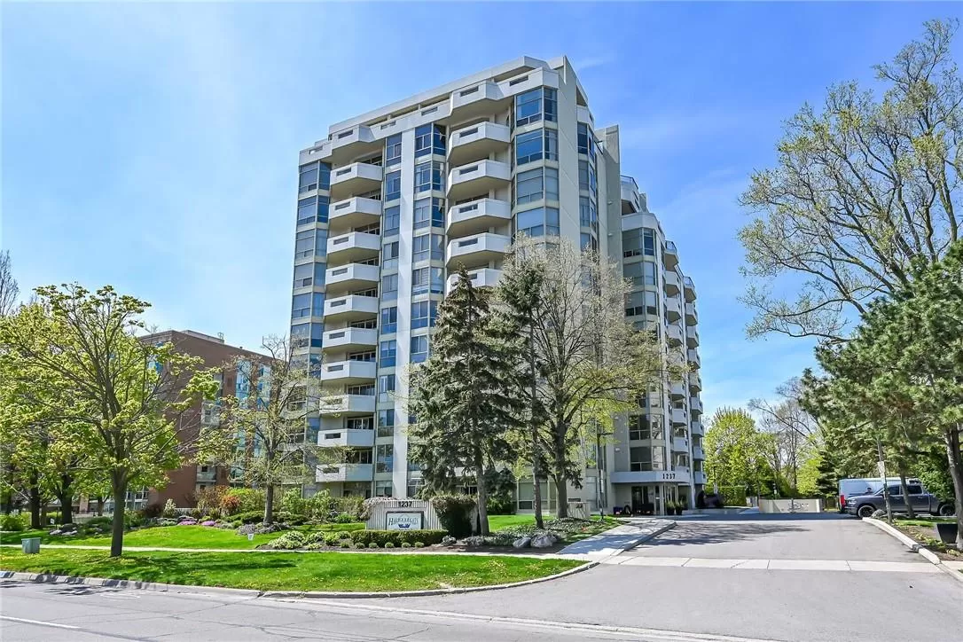 Apartment for rent: 1237 North Shore Boulevard E|unit #201, Burlington, Ontario L7S 2H8