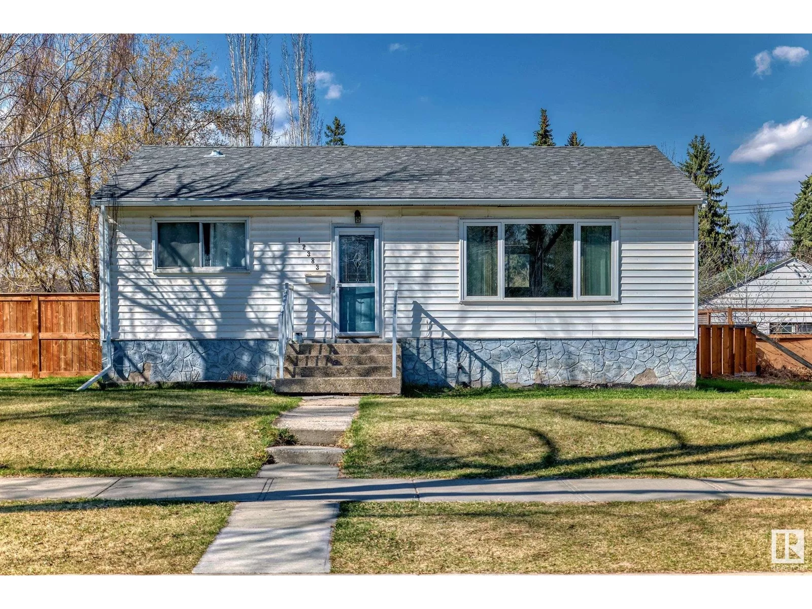 House for rent: 12383 132 St Nw, Edmonton, Alberta T5L 1P9