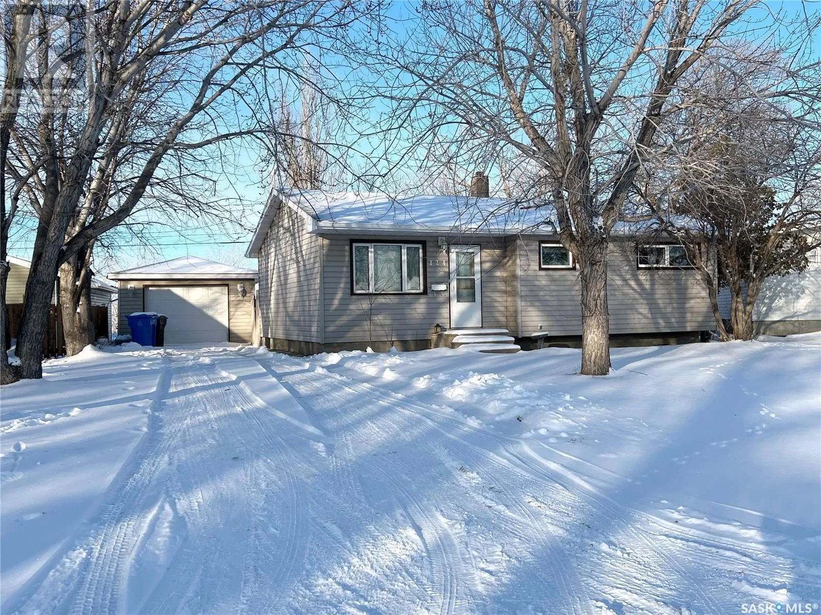 House for rent: 124 Perry Crescent, Estevan, Saskatchewan S4A 0B5