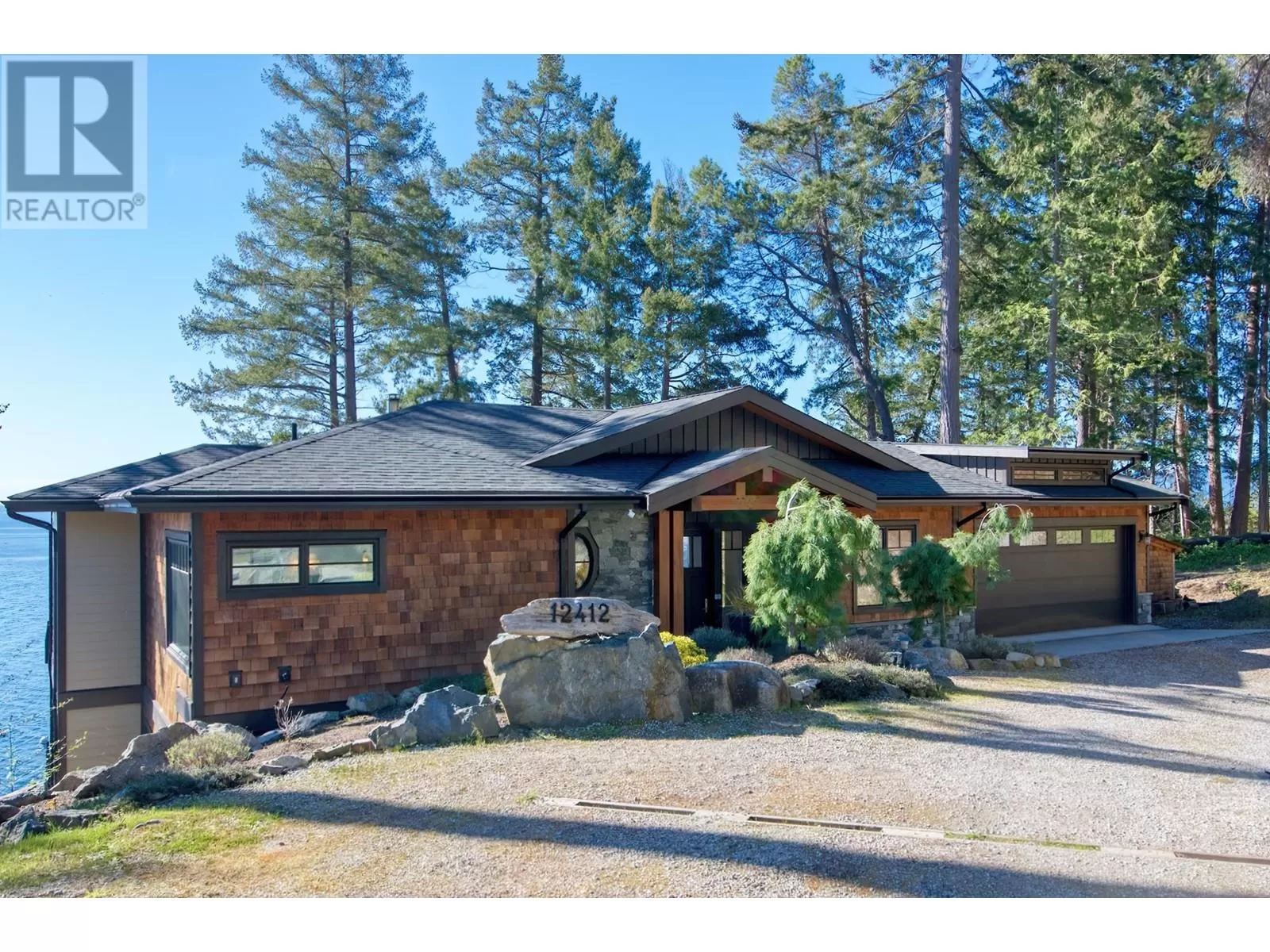 House for rent: 12412 Arbutus Landing Road, Pender Harbour, British Columbia V0N 2H1