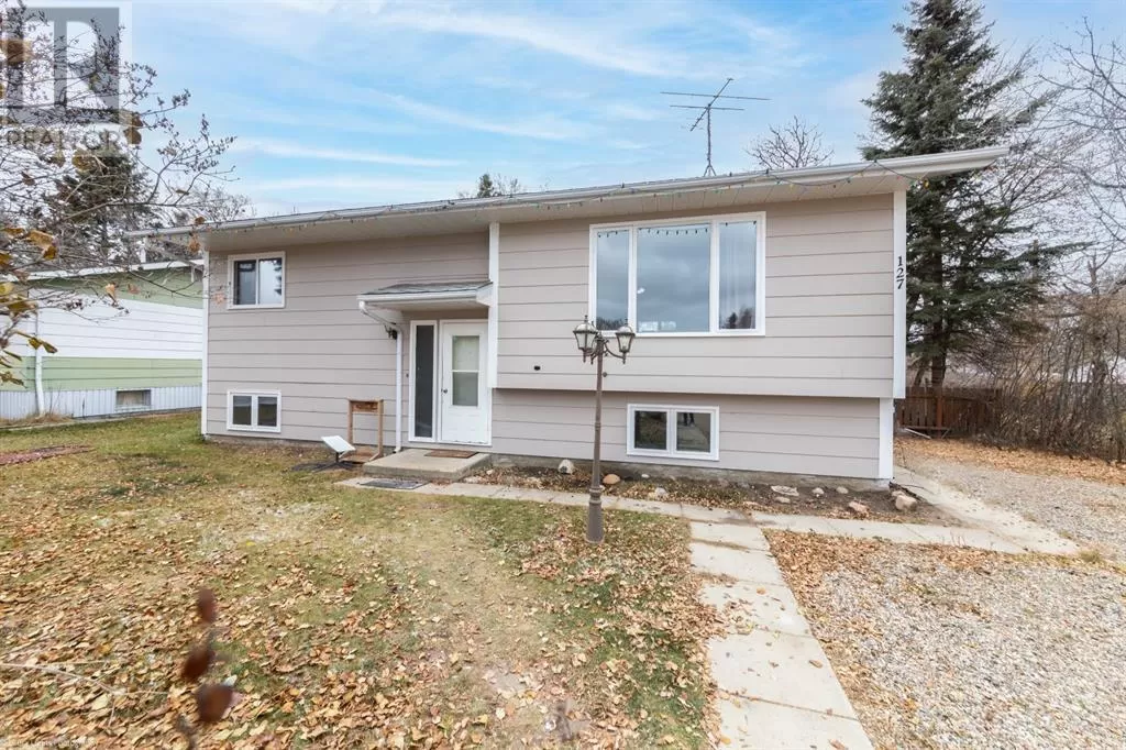 House for rent: 127 3rd Street E, St. Walburg, Saskatchewan S0M 2T0