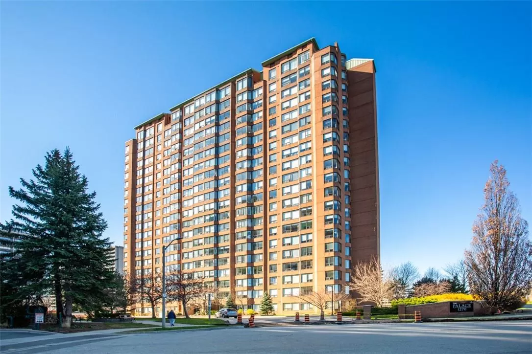 Apartment for rent: 1270 Maple Crossing Boulevard|unit #703, Burlington, Ontario L7S 2J3