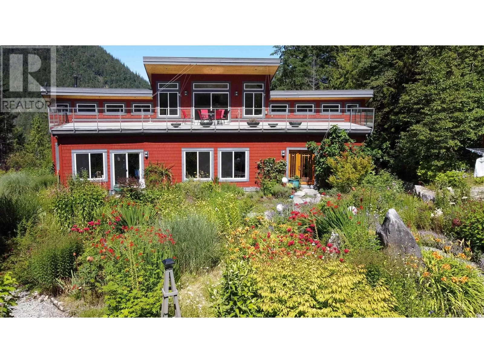 House for rent: 12895-12895 Sunshine Coast Highway, Madeira Park, British Columbia V0N 2H1