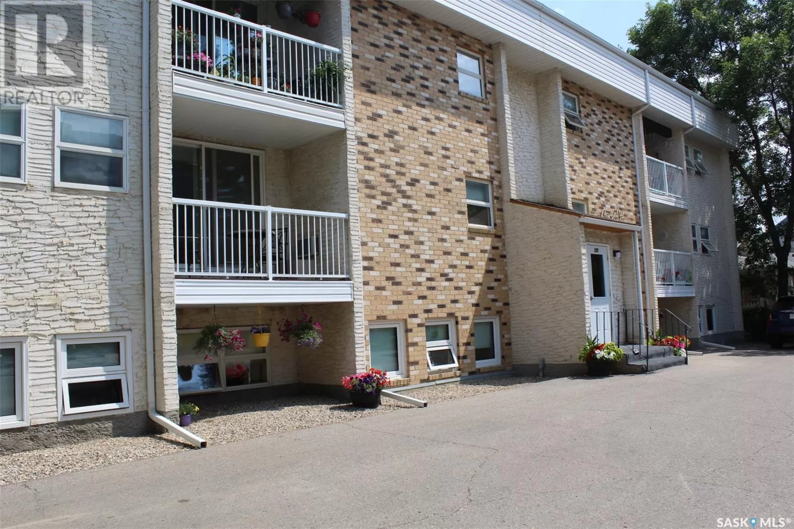 Apartment for rent: 13 228 3rd Street Ne, Weyburn, Saskatchewan S4H 0W6