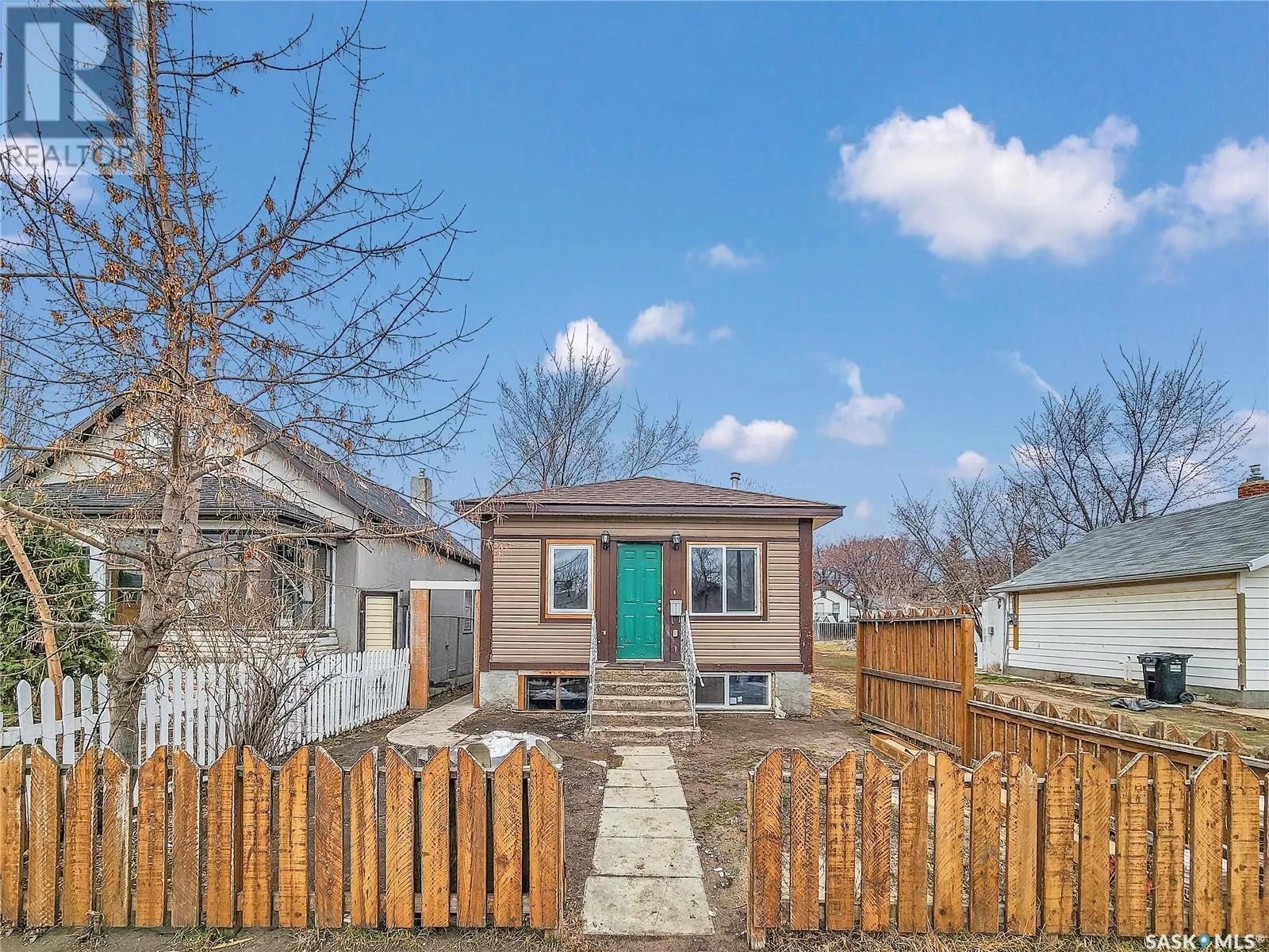 House for rent: 131 M Avenue S, Saskatoon, Saskatchewan S7M 2K1