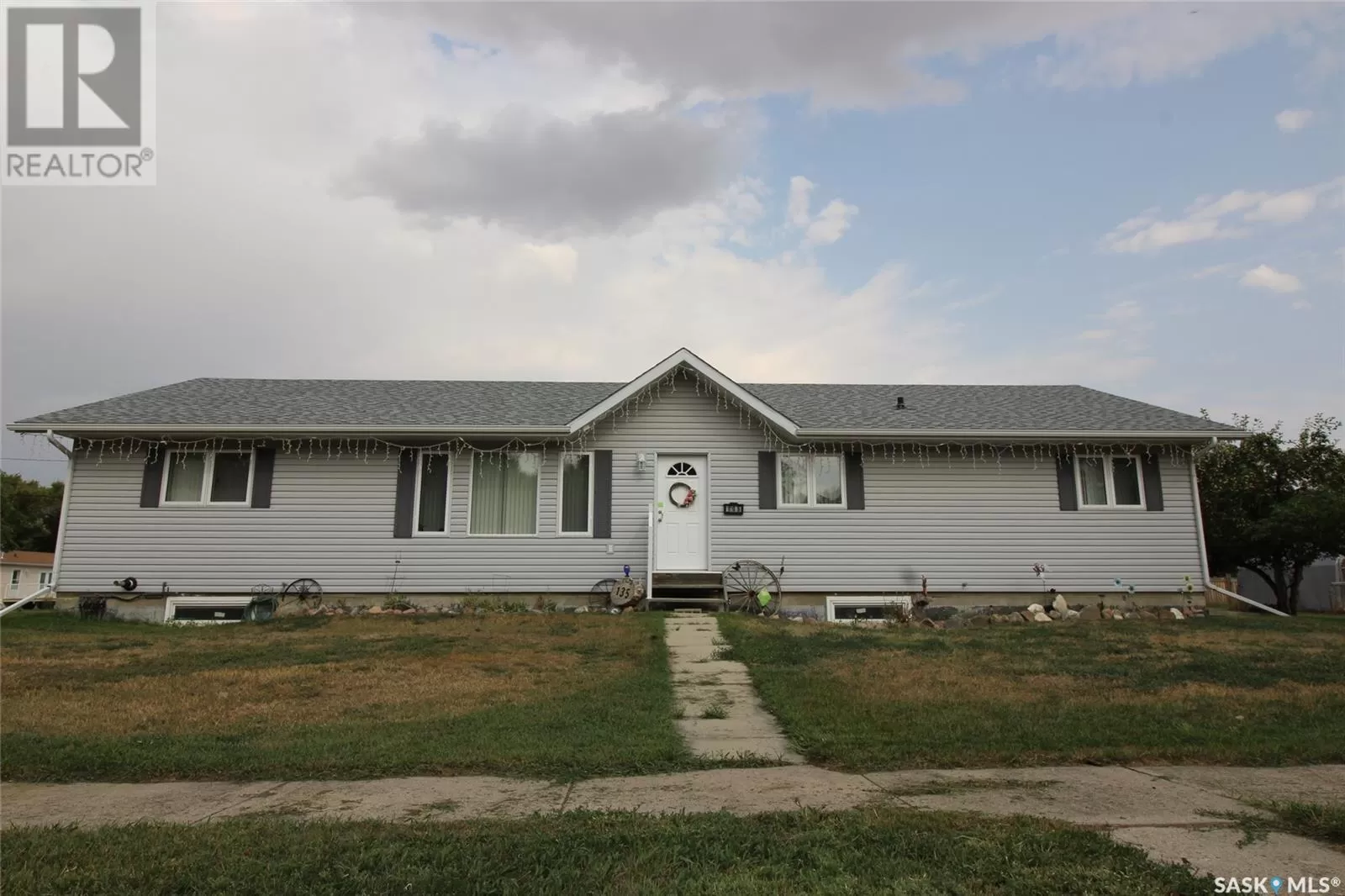 House for rent: 135 Elm Avenue N, Eastend, Saskatchewan S0N 0T0
