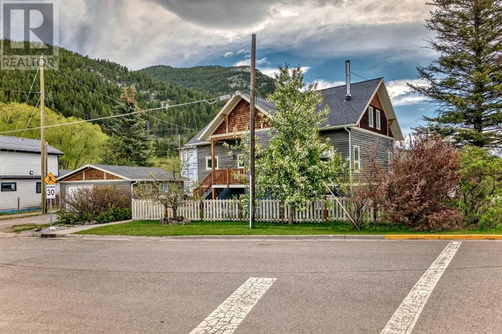 House for rent: 13501 20 Avenue, Blairmore, Alberta T0K 0E0