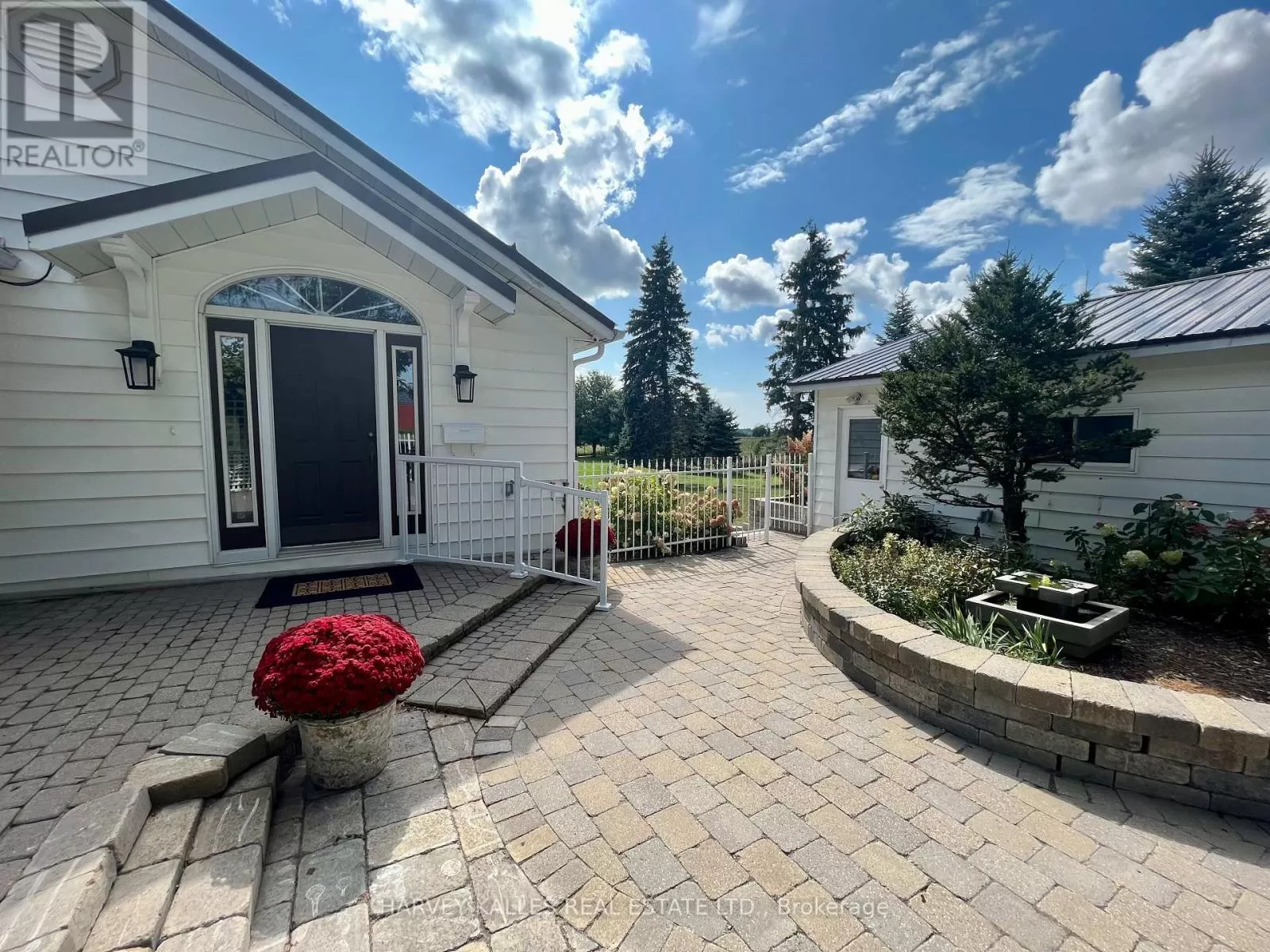Other for rent: 13667 Loyalist Pkwy, Prince Edward County, Ontario K0K 2T0