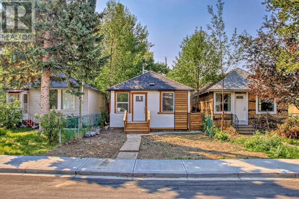 House for rent: 137 26 Avenue Ne, Calgary, Alberta T2E 1Y8
