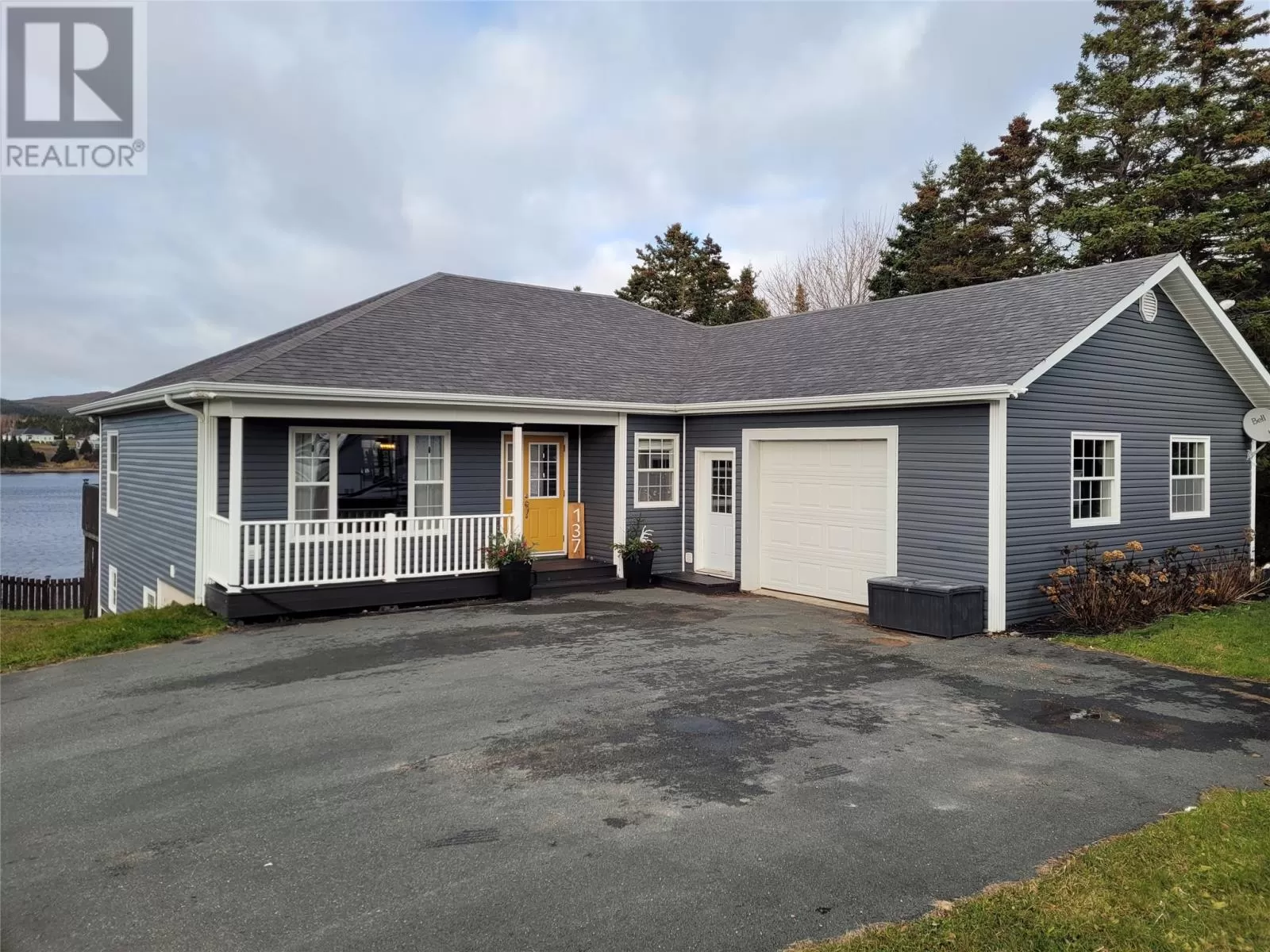 Two Apartment House for rent: 137 Marine Drive, Marystown, Newfoundland & Labrador A0E 2M0