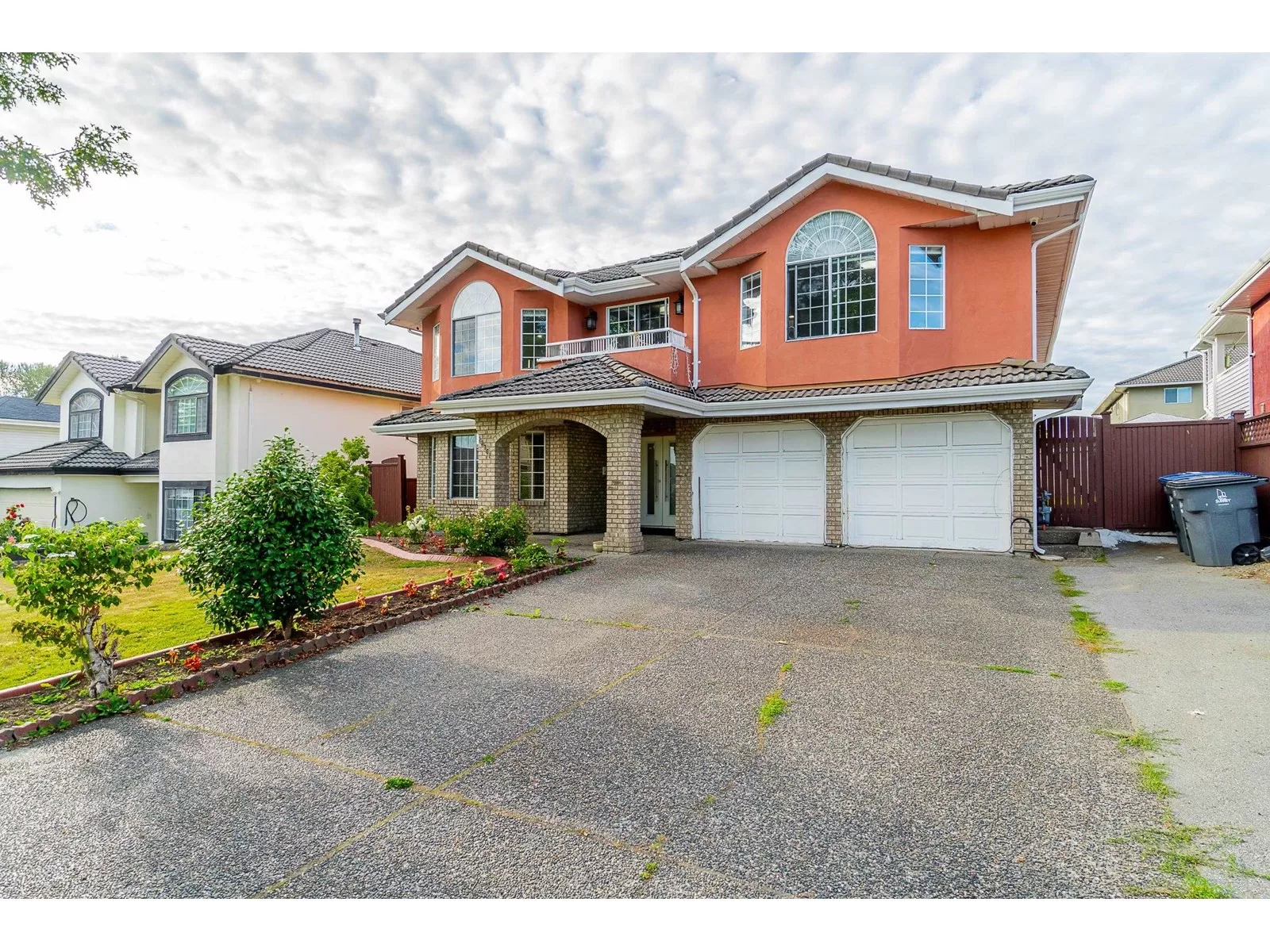 House for rent: 13761 91 Avenue, Surrey, British Columbia V3V 7Y5