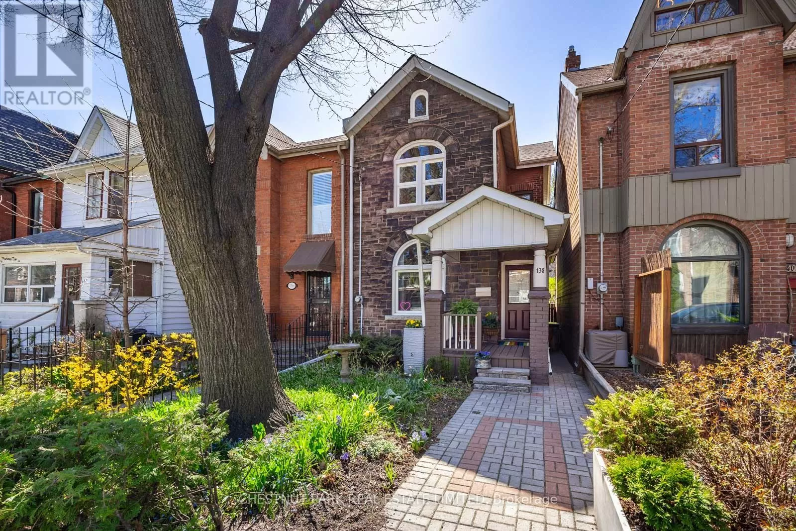 House for rent: 138 Galt Avenue, Toronto, Ontario M4M 2Z3