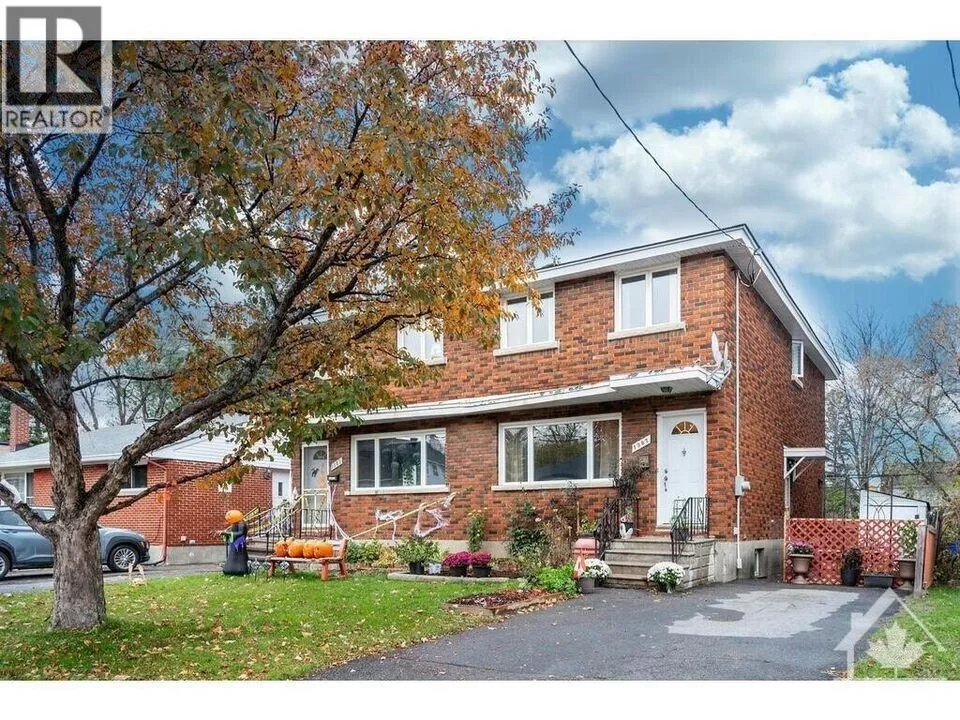 Fourplex for rent: 1387-1389 Raven Avenue, Ottawa, Ontario K1Z 7Y5