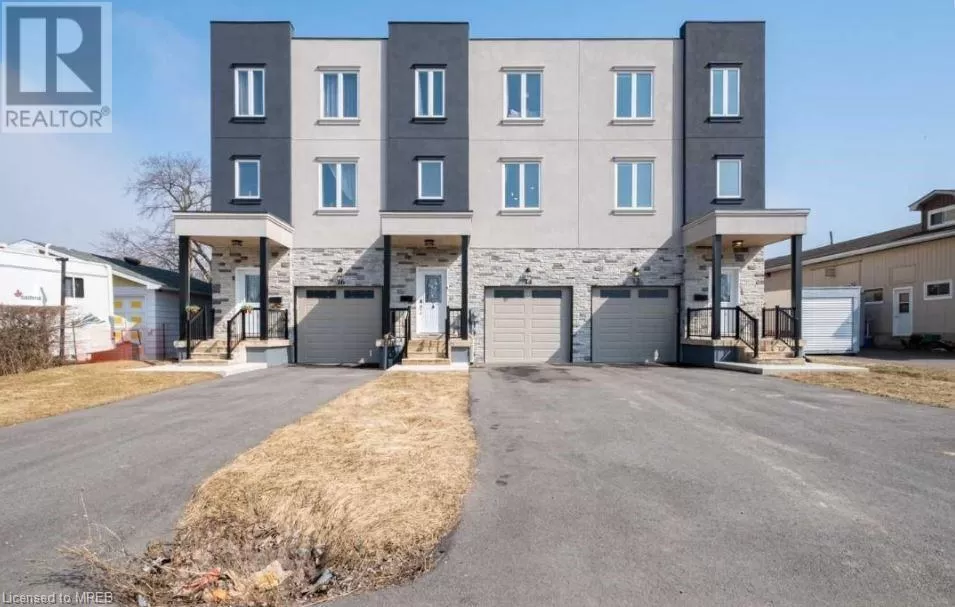 Row / Townhouse for rent: 14 Ashford Place Unit# Upper, St. Catharines, Ontario L2P 2E9