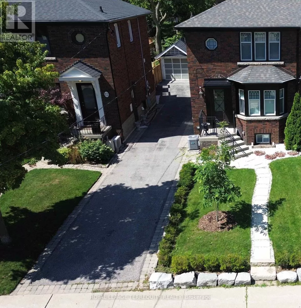 House for rent: 14 Crofton Road, Toronto, Ontario M4G 2B4