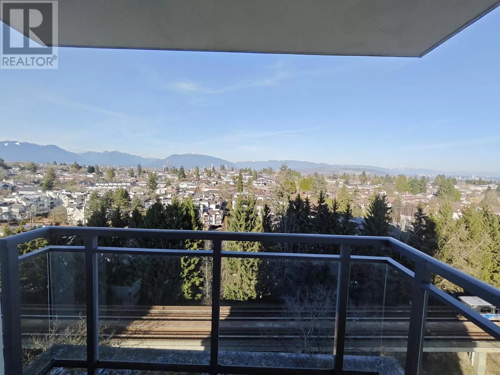 Apartment for rent: 1407 3660 Vanness Avenue, Vancouver, British Columbia V5R 6H8