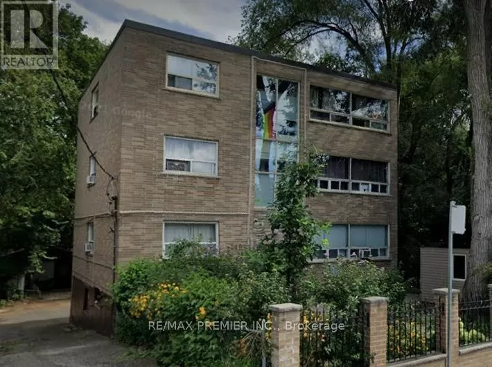 House for rent: 149 Gainsborough Road, Toronto, Ontario M4L 3C3
