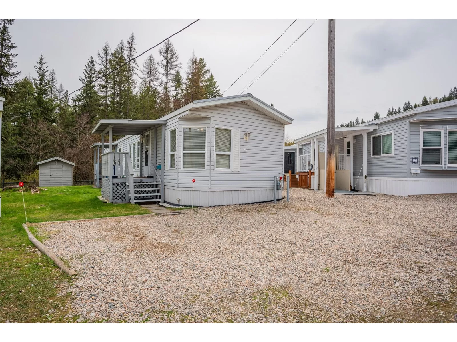Mobile Home for rent: 15 - 1601 Columbia Avenue, Castlegar, British Columbia V1N 1J1