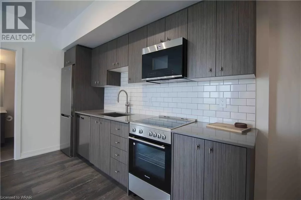 Apartment for rent: 15 Wellington Street S Unit# 1802, Kitchener, Ontario N2G 0E4