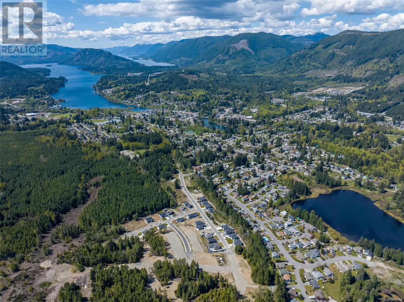 150 Maplewood Rise, Lake Cowichan, British Columbia V0R 2G0